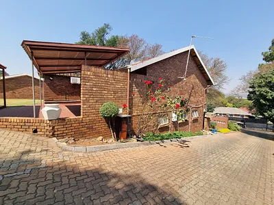 4 Bedroom Apartment For Sale in La Montagne, Pretoria - YQkv.webp