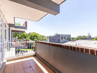 2 Bedroom Apartment To Rent in Craighall Park, Johannesburg - eDs7.webp