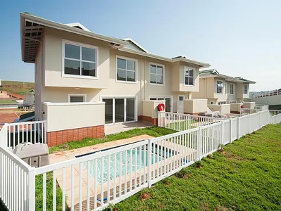3 Bedroom Townhouse For Sale in Kindlewood Estate, Mount Edgecombe - 96gV.webp