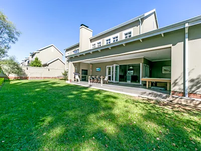 4 Bedroom Townhouse For Sale in Sandton - 0FGt.webp