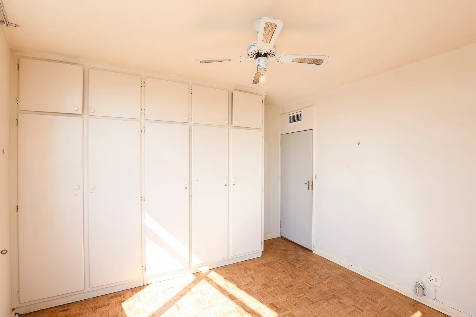 Carousel Indicator - dTb8.webp