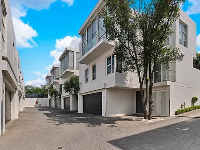 3 Bedroom Townhouse To Rent in Sandton - PjT3.webp