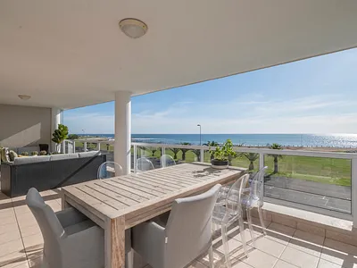 3 Bedroom Apartment For Sale in Cape Town - NrND.webp