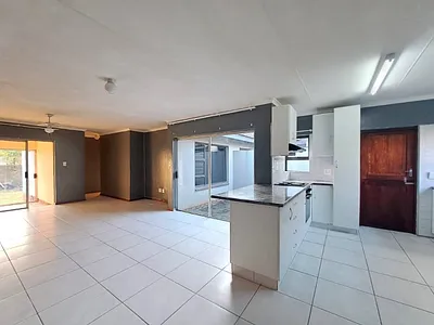 2 Bedroom Townhouse To Rent in Richards Bay - sJue.webp