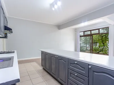 2 Bedroom Apartment For Sale in Cape Town - b6WR.webp