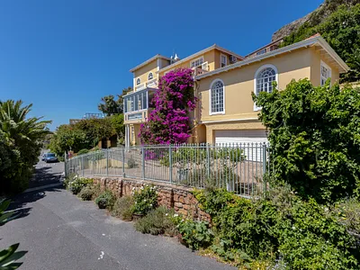 9 Bedroom House For Sale in Cape Town - 9o0C.webp