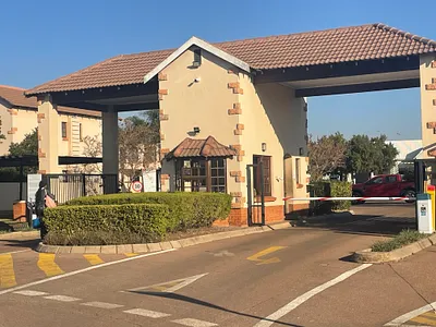 3 Bedroom Townhouse To Rent in Pretoria - img