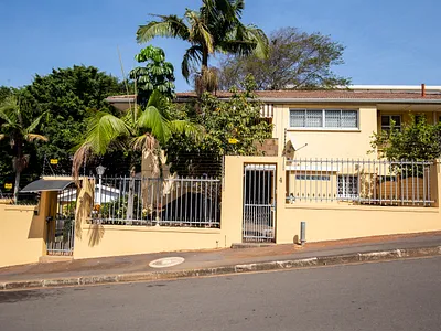 3 Bedroom Townhouse For Sale in Durban - 85eP.webp