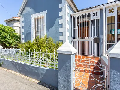 3 Bedroom House For Sale in Cape Town - zLlM.webp