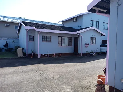 3 Bedroom Townhouse For Sale in Margate - TgFI.webp