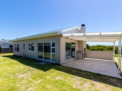 3 Bedroom House For Sale in East London - MUeg.webp