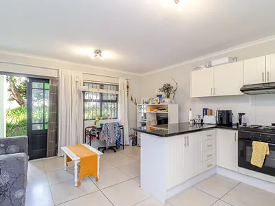 1 Bedroom Apartment For Sale in Cape Town - CAcj.webp