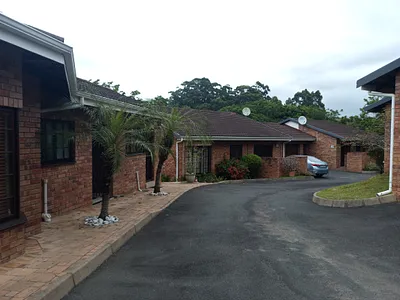 2 Bedroom Townhouse For Sale in Margate - x5mF.webp