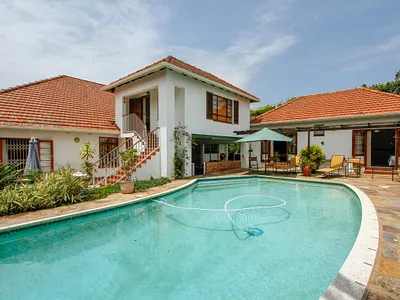 5 Bedroom House For Sale in Durban North - sE7Z.webp