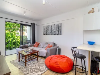 2 Bedroom Apartment For Sale in Cape Town - dUHh.webp