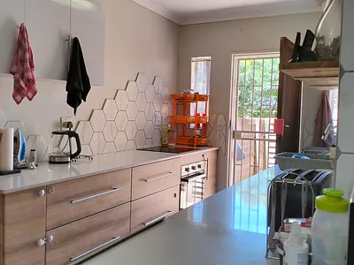 3 Bedroom Townhouse For Sale in Pretoria - RJo4.webp