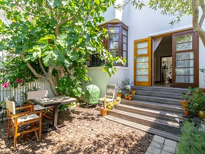 1.5 Bedroom Apartment For Sale in Cape Town - mMnF.webp