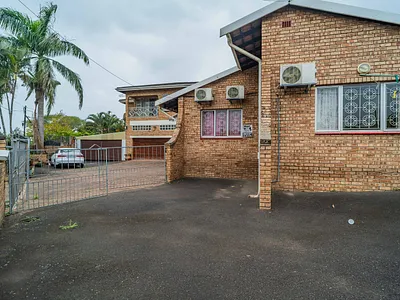 5 Bedroom House For Sale in Durban - wlO1.webp