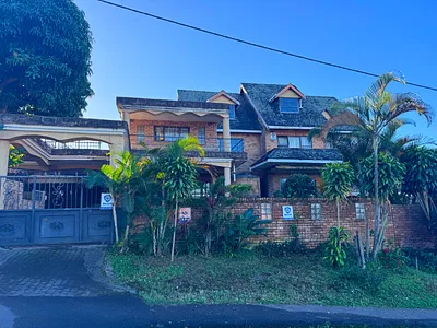 7 Bedroom House For Sale in Chatsworth - 9Hqe.webp
