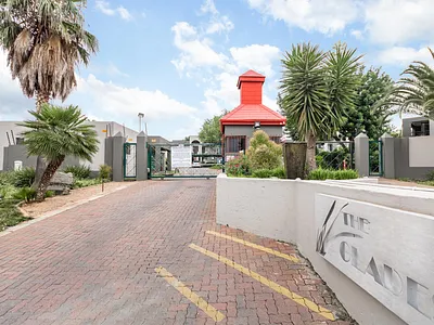 2 Bedroom Apartment For Sale in Marais Steyn Park, Edenvale - img