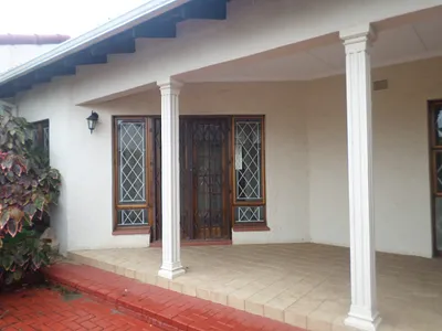 3 Bedroom Townhouse For Sale in Margate - ASwe.webp