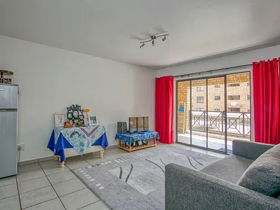 2 Bedroom Apartment For Sale in Roodepoort - V63P.webp