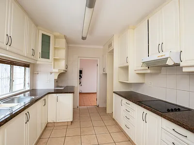3 Bedroom Townhouse For Sale in Durban - B5F4.webp