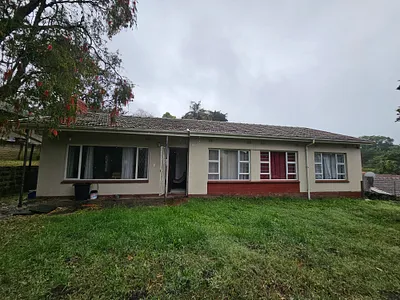 4 Bedroom House For Sale in Pinetown - yzxX.webp