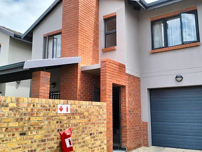 3 Bedroom Apartment For Sale in Pretoria - jBWo.webp