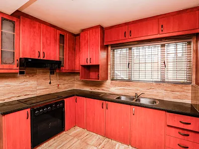 3 Bedroom Townhouse For Sale in Durban - yQq8.webp