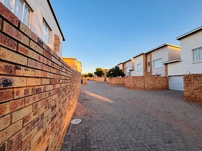 2 Bedroom Apartment For Sale in Pretoria - igHg.webp