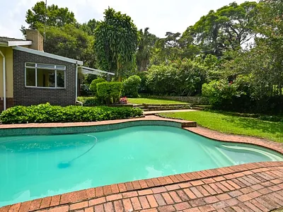 3 Bedroom House For Sale in Pinetown - GnE3.webp