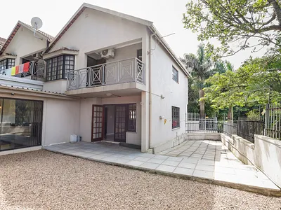 3 Bedroom Apartment For Sale in Durban - mAIb.webp