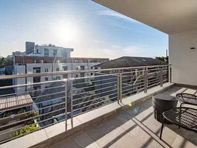 2 Bedroom Apartment For Sale in Cape Town - NsZH.webp