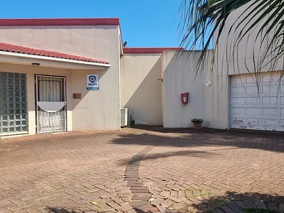3 Bedroom Townhouse For Sale in Durban - tEjP.webp
