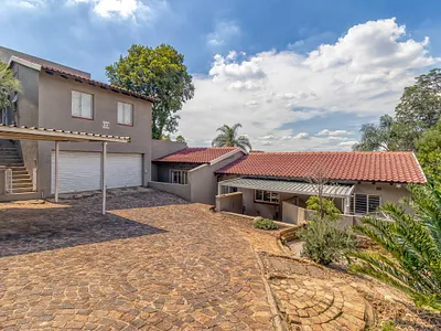 3 Bedroom House For Sale in Roodepoort - T1SZ.webp