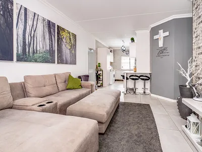 3 Bedroom Apartment For Sale in Sandton - HwE6.webp