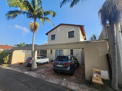7 Bedroom Townhouse For Sale in Durban - Uq0e.webp