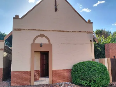 3 Bedroom Apartment For Sale in Pretoria - 2kQs.webp