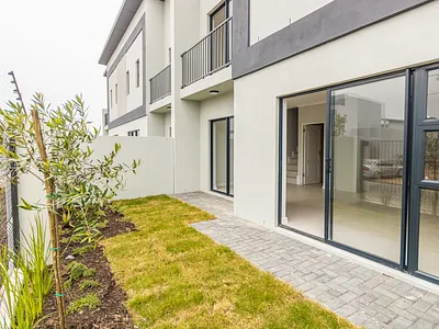 3 Bedroom Apartment For Sale in Blouberg - HMYA.webp
