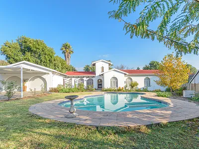 4 Bedroom House For Sale in Randburg - z6Eh.webp