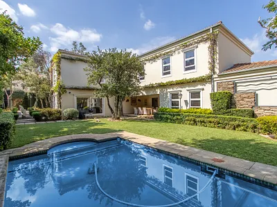 4 Bedroom House For Sale in Sandton - JeZD.webp