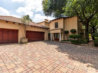 4 Bedroom House For Sale in Johannesburg - Zuyg.webp