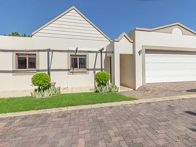 3 Bedroom Townhouse For Sale in Sandton - Sz8I.webp