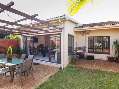 2 Bedroom Townhouse For Sale in Durban North - PWdC.webp