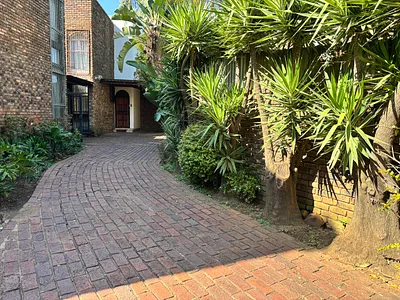 4 Bedroom Townhouse For Sale in Pretoria - i27W.webp