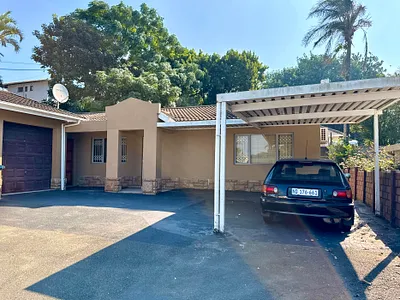 3 Bedroom Townhouse For Sale in Durban - ZiiJ.webp