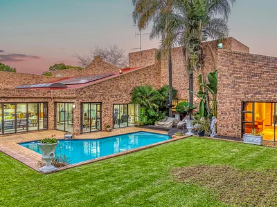 4 Bedroom House For Sale in Sandton - zKJ6.webp