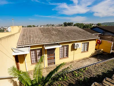 3 Bedroom Townhouse For Sale in Durban - cfwB.webp