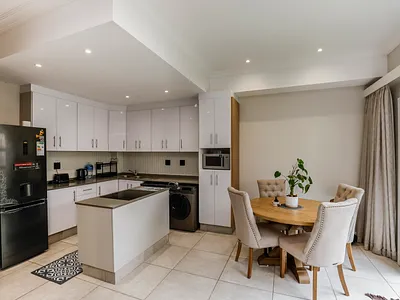 4 Bedroom Townhouse For Sale in Durban - 2UCQ.webp